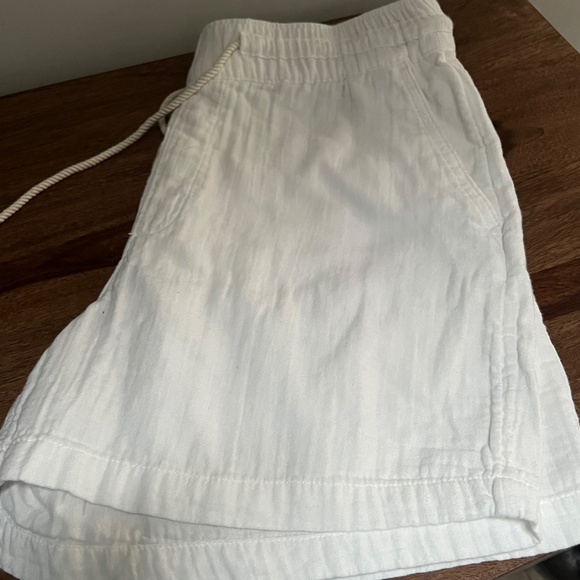 2 Pairs Women's Old Navy Linen Blend Drawstring Shorts Size M - Picture 7 of 11